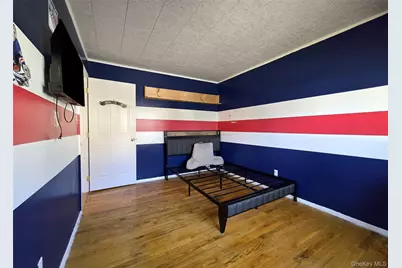 174 Shelby Avenue, Holbrook, NY 11741 - Photo 7