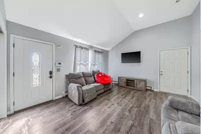 53 Spruce Street, Central Islip, NY 11722 - Photo 7