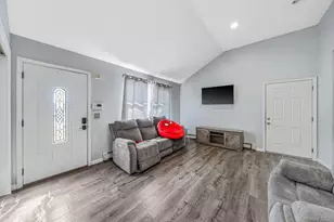 53 Spruce St, Central Islip, NY 11722 - Photo 7