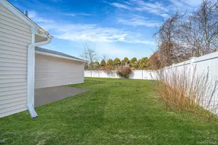 53 Spruce St, Central Islip, NY 11722 - Photo 17