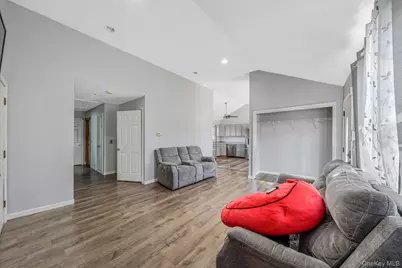 53 Spruce Street, Central Islip, NY 11722 - Photo 9