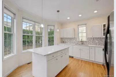 33 Valimar Boulevard, White Plains, NY 10603 - Photo 11