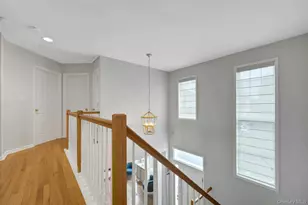 33 Valimar Blvd, White Plains, NY 10603 - Photo 15