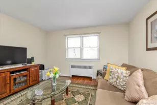 82-37 Langdale St, Floral Park, NY 11040 - Photo 3