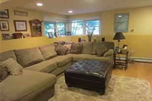 7 Bluebird Ln, Huntington, NY 11743 - Photo 9