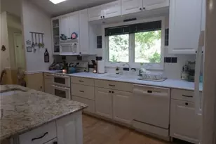 7 Bluebird Ln, Huntington, NY 11743 - Photo 7