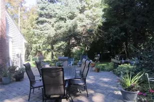 7 Bluebird Ln, Huntington, NY 11743 - Photo 15