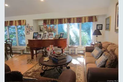 7 Bluebird Lane, Huntington, NY 11743 - Photo 3