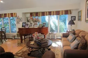 7 Bluebird Ln, Huntington, NY 11743 - Photo 3