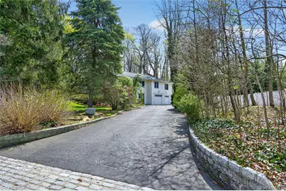 7 Bluebird Lane, Huntington, NY 11743 - Photo 3