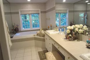 7 Bluebird Ln, Huntington, NY 11743 - Photo 13