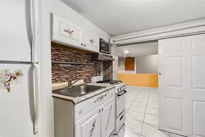 1120 Banner Avenue, Brooklyn, NY 11235 - Photo 33