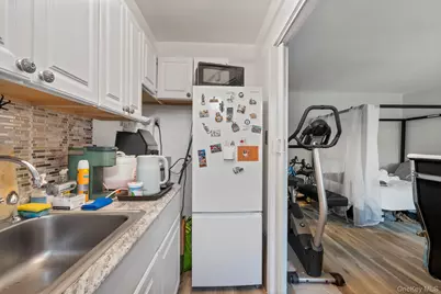 215-12 47 Ave #2B, Bayside, NY 11361 - Photo 15