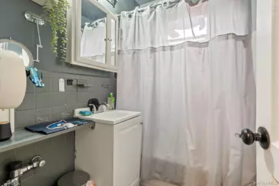 215-12 47 Ave #2B, Bayside, NY 11361 - Photo 17