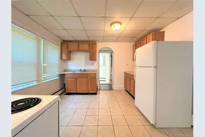 83 Albany Street, Poughkeepsie, NY 12601 - Photo 15