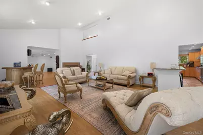 90 Belvedere Drive, Syosset, NY 11791 - Photo 9