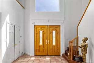 90 Belvedere Dr, Oyster Bay, NY 11791 - Photo 3