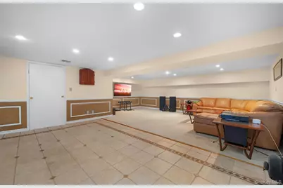 90 Belvedere Drive, Syosset, NY 11791 - Photo 35