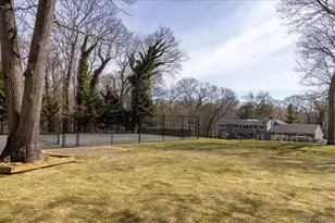 90 Belvedere Dr, Syosset, NY 11791 - Photo 31
