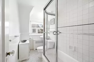 27 Valley Rd, Scarsdale, NY 10583 - Photo 19