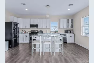 125 S Bay Drive, Babylon, NY 11702 - Photo 7