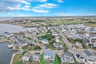 125 S Bay Dr, Babylon, NY 11702 - Photo 31