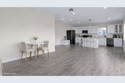 125 S Bay Drive, Babylon, NY 11702 - Photo 5