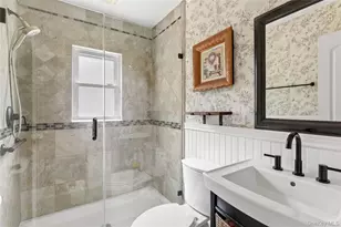 58 Roosevelt Ave, Glen Head, NY 11545 - Photo 17