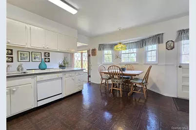 2069 Feuereisen Avenue, Ronkonkoma, NY 11779 - Photo 5