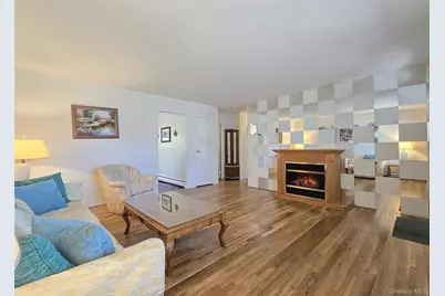2069 Feuereisen Avenue, Ronkonkoma, NY 11779 - Photo 3