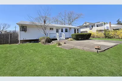 2069 Feuereisen Avenue, Ronkonkoma, NY 11779 - Photo 19