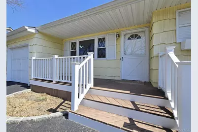 2069 Feuereisen Avenue, Ronkonkoma, NY 11779 - Photo 15