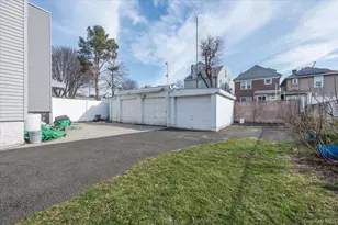 836 Edison Ave, Bronx, NY 10465 - Photo 29