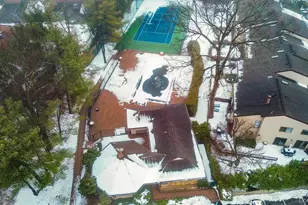 38 Maple Ct, Jericho, NY 11753 - Photo 37