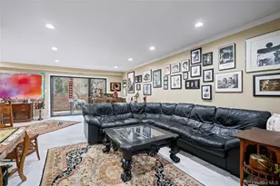 38 Maple Ct, Jericho, NY 11753 - Photo 9