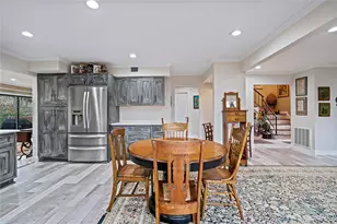 38 Maple Ct, Jericho, NY 11753 - Photo 5