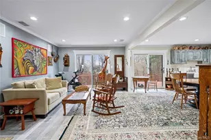 38 Maple Ct, Jericho, NY 11753 - Photo 15