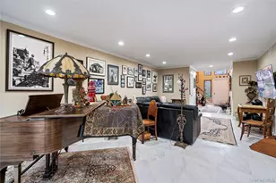 38 Maple Ct, Jericho, NY 11753 - Photo 7