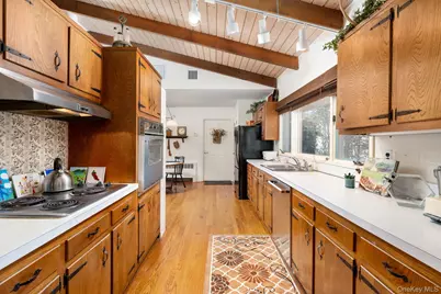 48 Farm Road, Saint James, NY 11780 - Photo 3