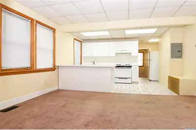 53 Thorman Avenue #2L, Hicksville, NY 11801 - Photo 3