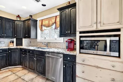 77 Hunt Avenue, Pearl River, NY 10965 - Photo 17