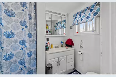 589 Acorn Street, Deer Park, NY 11729 - Photo 5