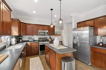 3935 Sound Avenue, Riverhead, NY 11901 - Photo 25