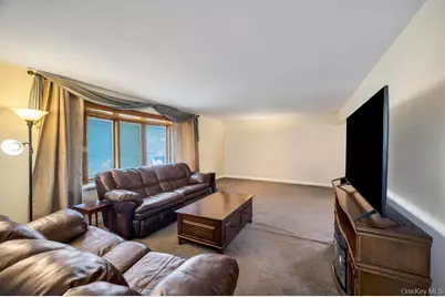 644 Broadway Road, Bethpage, NY 11714 - Photo 5