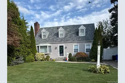28 Clifford Court, Malverne, NY 11565 - Photo 1