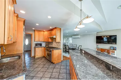 28 Clifford Court, Malverne, NY 11565 - Photo 15