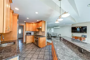 28 Clifford Ct, Malverne, NY 11565 - Photo 15