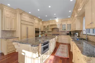 5 Old Field Ln, Great Neck, NY 11020 - Photo 11