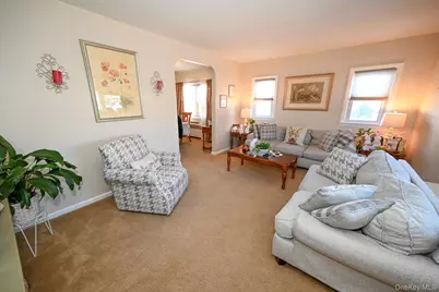 380 Doris Avenue, Franklin Square, NY 11010 - Photo 7