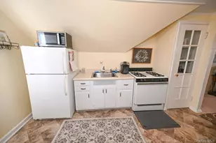 380 Doris Ave, Franklin Square, NY 11010 - Photo 13